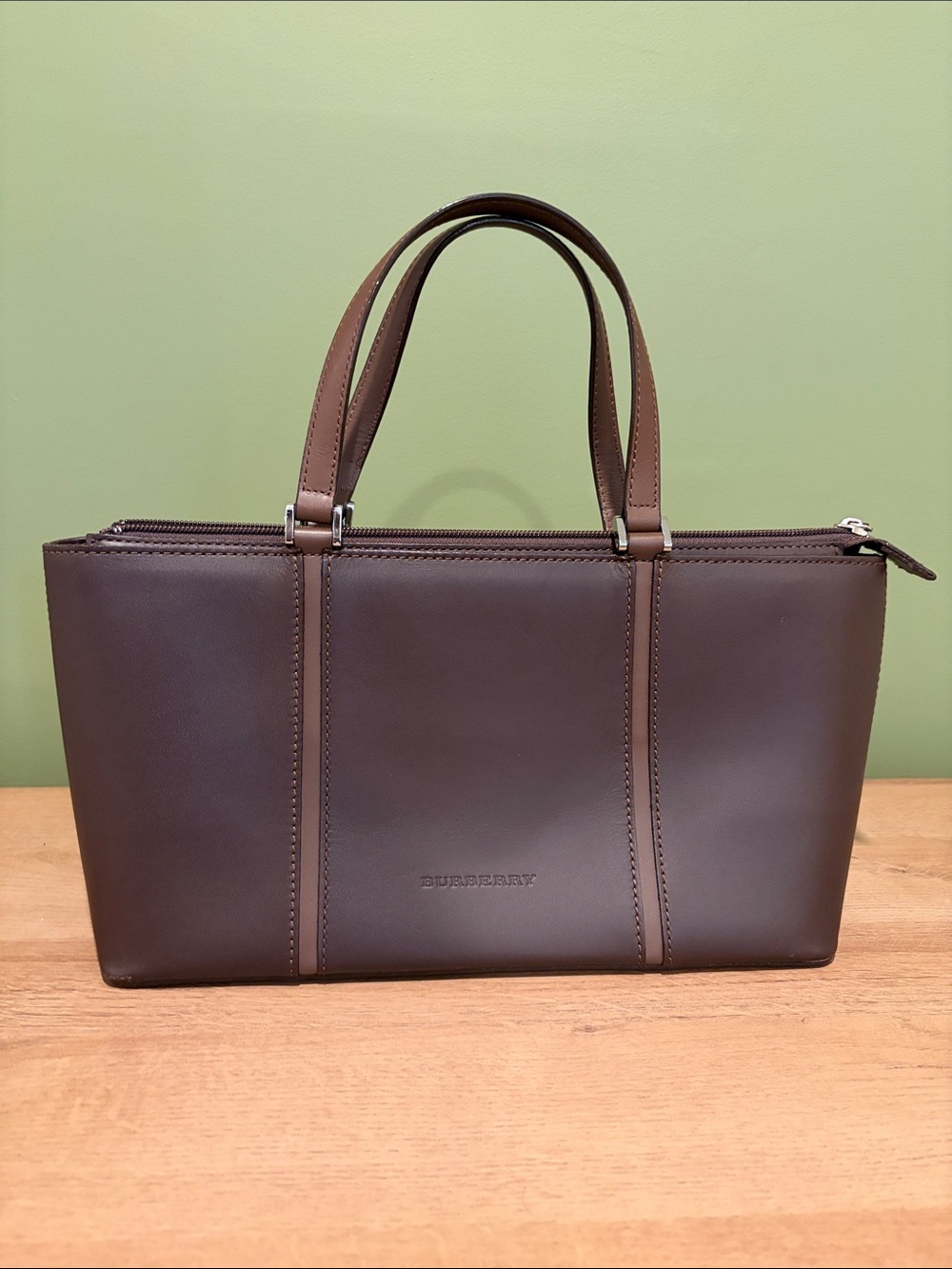 Pre-loved Burberry small Leather Tote